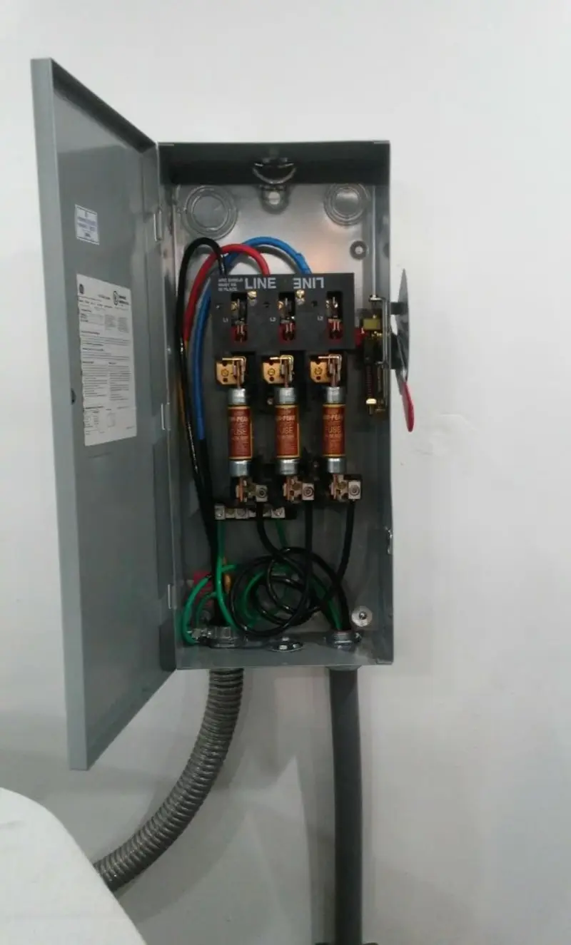 Three-phase disconnect switch installed for Smoke Detector Installation in East Earl